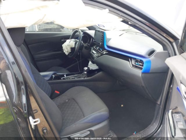 NMTKHMBX0MR129599 Toyota C-HR XLE