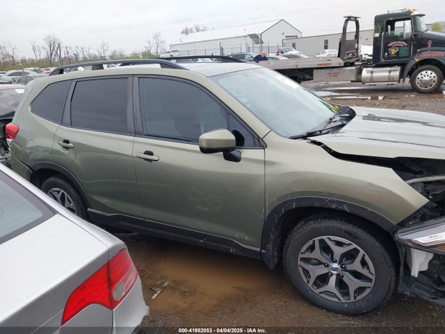 JF2SKAJC8LH548773 Subaru Forester Premium