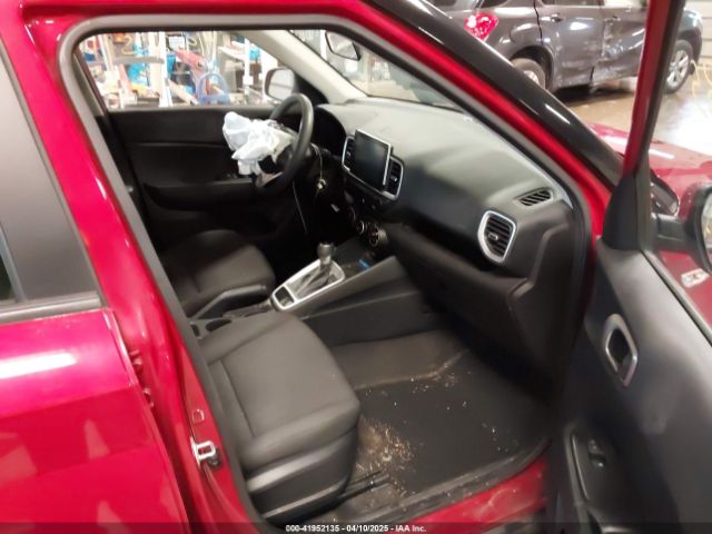 KMHRB8A37MU104052 Hyundai Venue Se