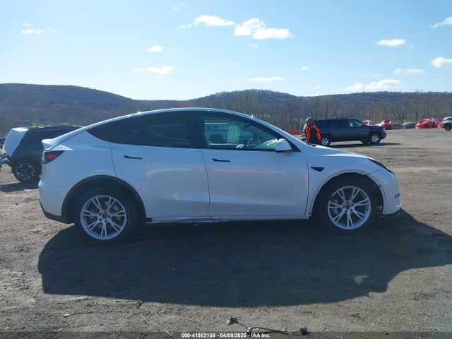5YJYGDEE9MF239726 Tesla Model Y Long Range Dual Motor All-wheel Drive