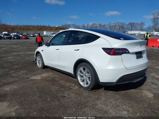 2021 TESLA MODEL Y 5YJYGDEE9MF239726 Photo 2