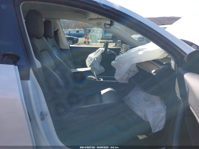 2021 TESLA MODEL Y 5YJYGDEE9MF239726 Photo 4