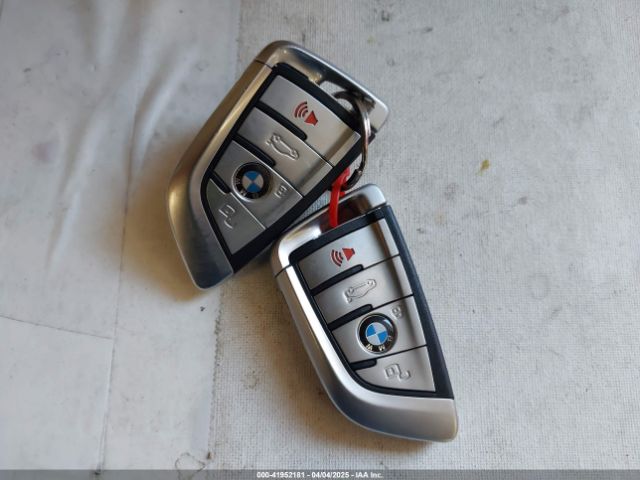 5UXCX6C04N9M19672 BMW X7 M50i