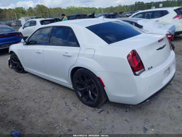 2021 CHRYSLER 300 2C3CCABG9MH532714 Photo 2