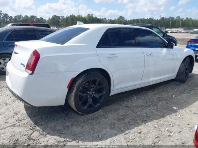 2021 CHRYSLER 300 2C3CCABG9MH532714 Photo 3