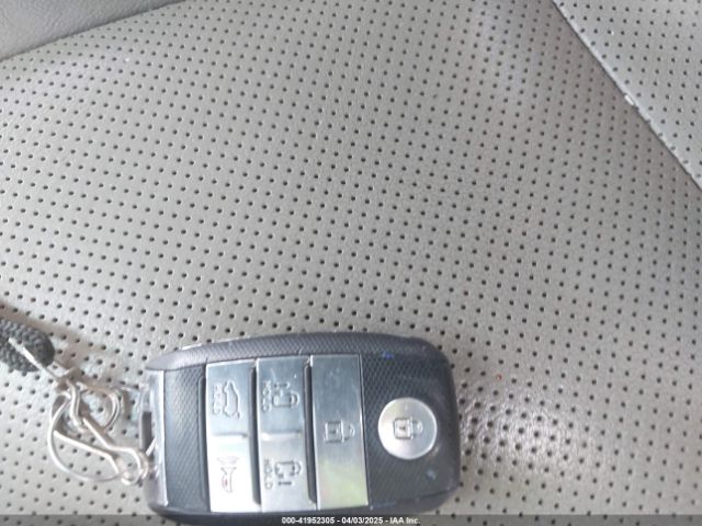 KNDMB5C16J6424343 KIA SEDONA LX