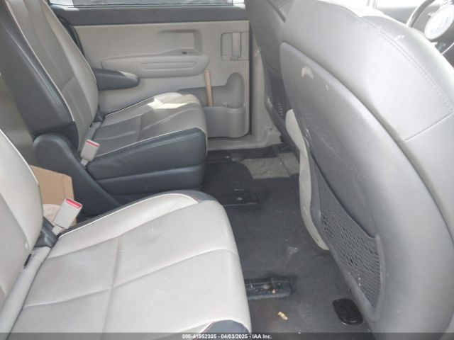 KNDMB5C16J6424343 KIA SEDONA LX