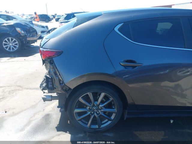 JM1BPALM2R1708220 Mazda Mazda3 2.5 S Preferred
