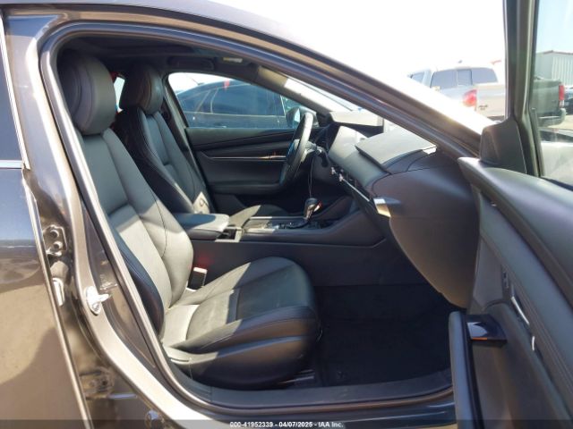 JM1BPALM2R1708220 Mazda Mazda3 2.5 S Preferred