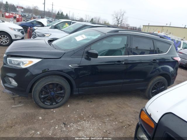 1FMCU0GD2HUD09575 Ford ESCAPE SE