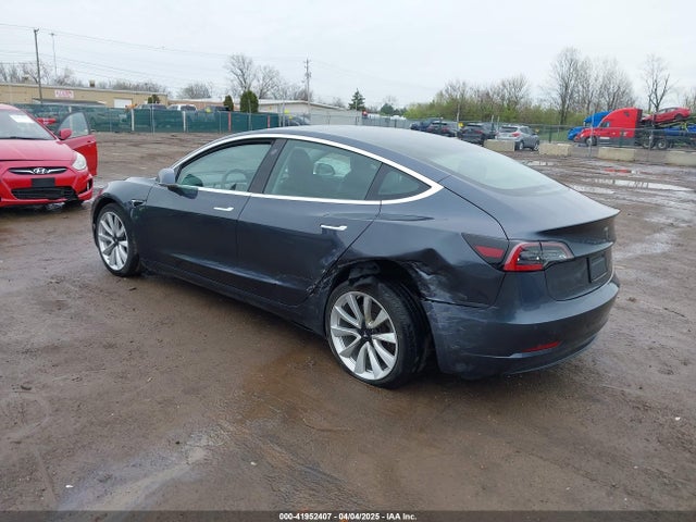 2019 TESLA MODEL 3 5YJ3E1EB3KF469294 Photo 2