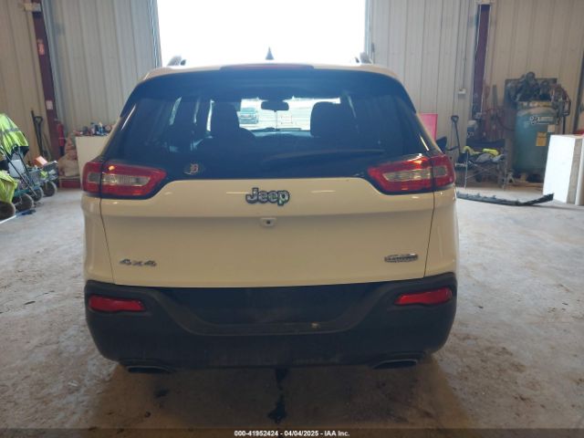1C4PJMCS9FW633313 Jeep Cherokee Latitude