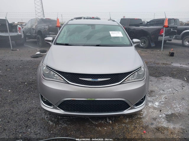 2C4RC1BGXJR142295 Chrysler Pacifica Touring L