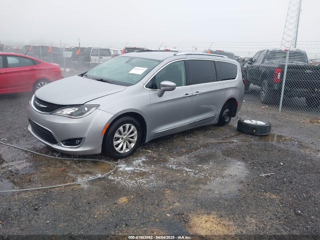 2C4RC1BGXJR142295 Chrysler Pacifica Touring L