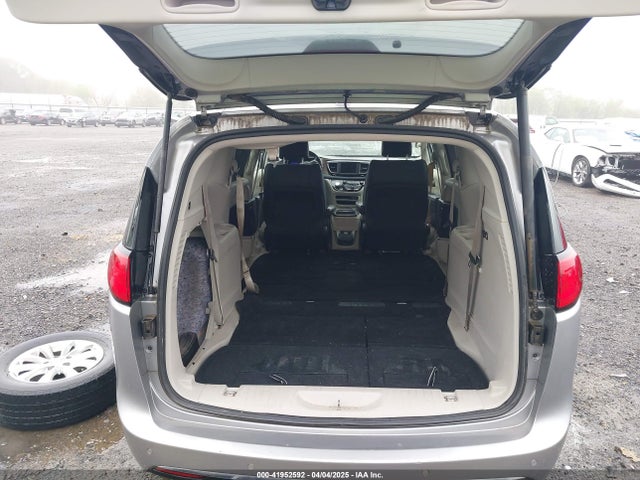 2C4RC1BGXJR142295 Chrysler Pacifica Touring L