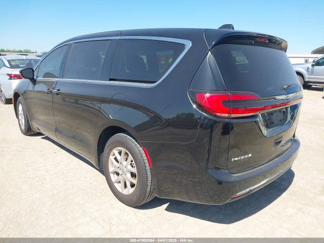 Chrysler Pacifica Touring L 2024 2C4RC1BG0RR173082 Image 3