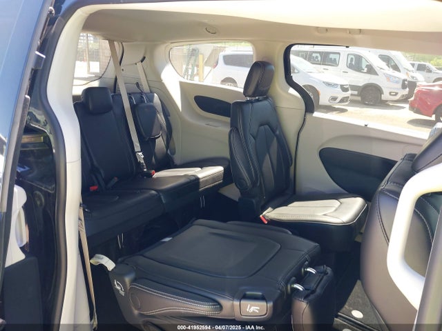 Chrysler Pacifica Touring L 2024 2C4RC1BG0RR173082 Image 8