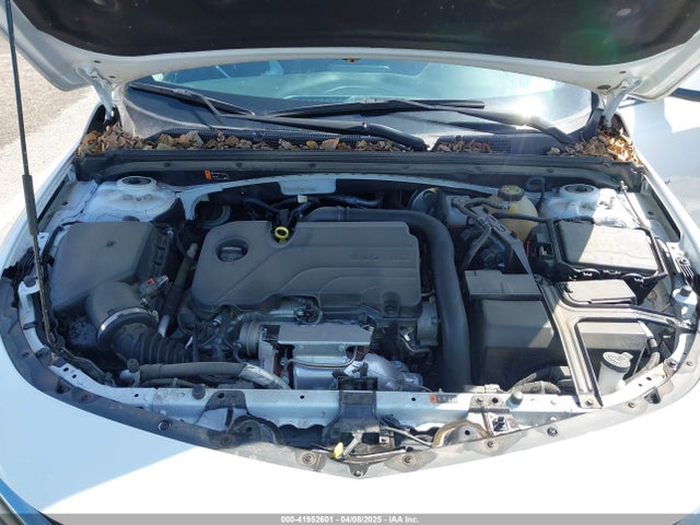 1G1ZD5ST2NF144985 Chevrolet Malibu Fwd Lt
