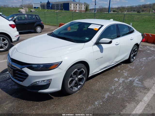 1G1ZD5ST2NF144985 Chevrolet Malibu Fwd Lt