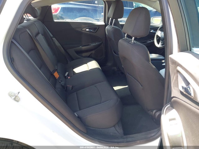 1G1ZD5ST2NF144985 Chevrolet Malibu Fwd Lt