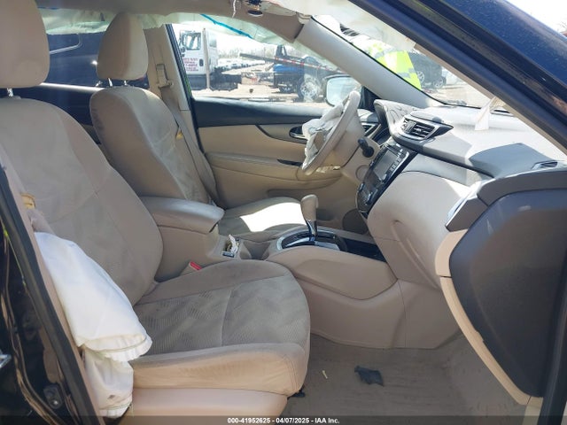 5N1AT2MV0FC767735 Nissan ROGUE SV