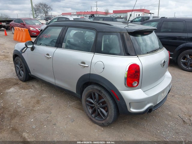 2011 MINI COOPER S COUNTRYMAN WMWZC5C51BWM10385 Photo 2