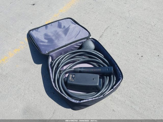 5YJ3E1EBXJF071661 Tesla Model 3 Long Range/performance