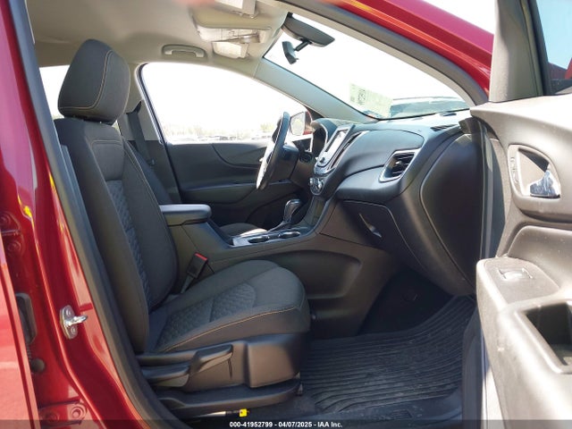 2GNAXKEV8K6149676 Chevrolet EQUINOX LT