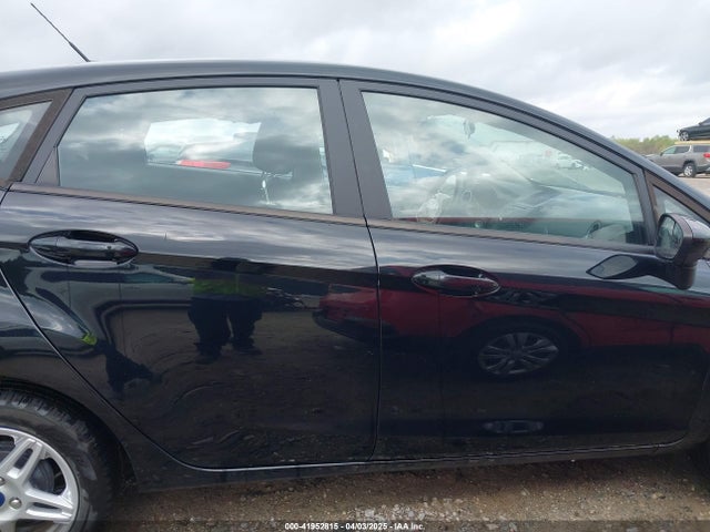 Ford FIESTA SE 2018 3FADP4EJ0JM133190 Image 14