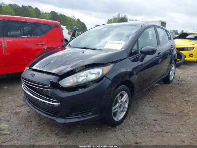Ford FIESTA SE 2018 3FADP4EJ0JM133190 Image 2