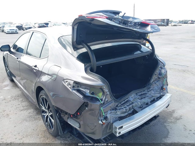 4T1G11AK3MU457011 Toyota CAMRY SE