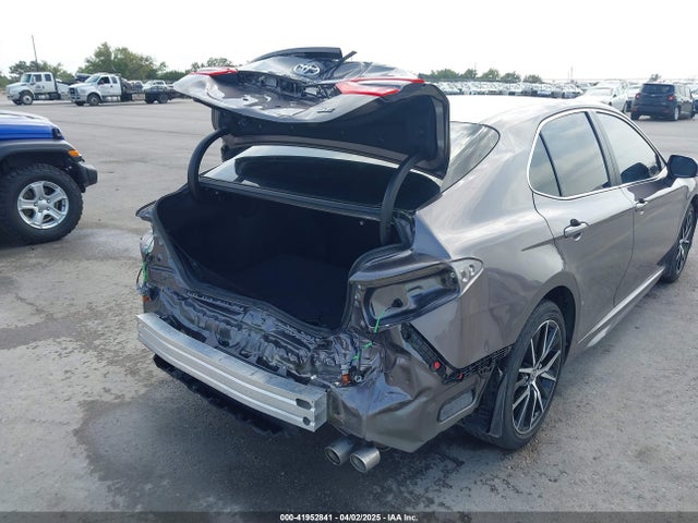 4T1G11AK3MU457011 Toyota CAMRY SE