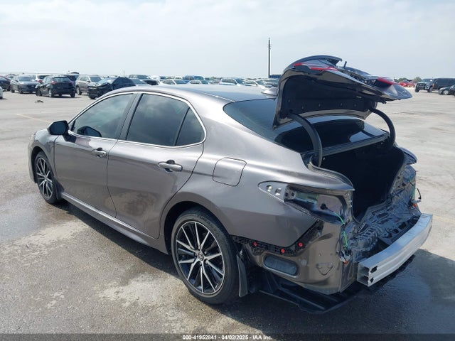 4T1G11AK3MU457011 Toyota CAMRY SE