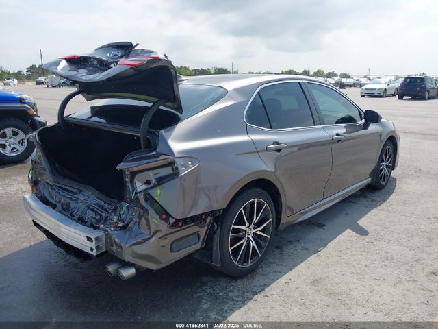 4T1G11AK3MU457011 Toyota CAMRY SE