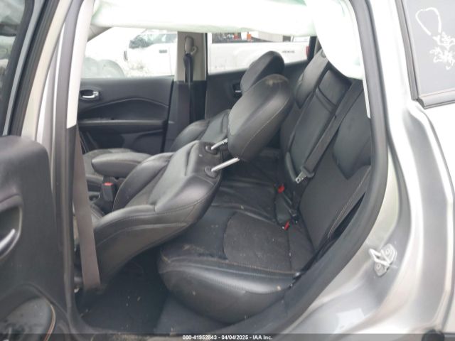 3C4NJCBB3KT726640 Jeep Compass Latitude Fwd