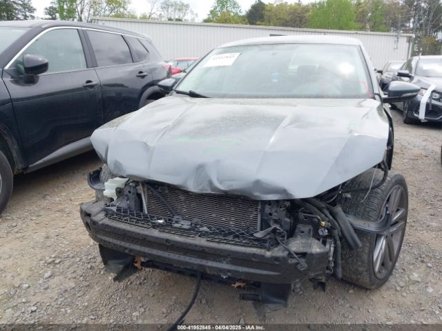 1VWDT7A34HC060154 Volkswagen Passat 1.8t R-line
