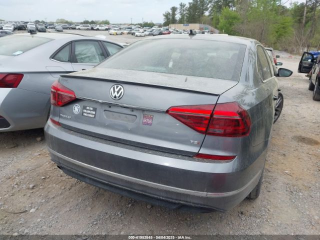 1VWDT7A34HC060154 Volkswagen Passat 1.8t R-line
