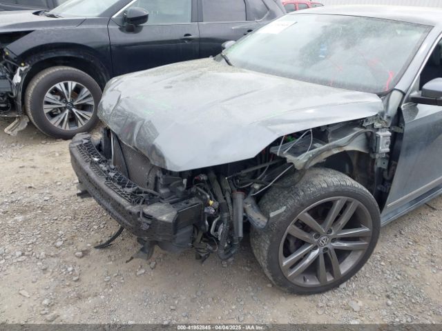 1VWDT7A34HC060154 Volkswagen Passat 1.8t R-line