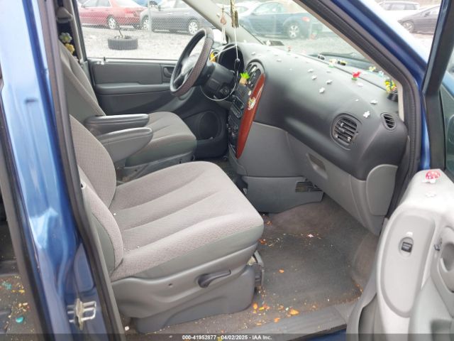 2007 CHRYSLER TOWN & COUNTRY 1A4GJ45R17B216426 Photo 4