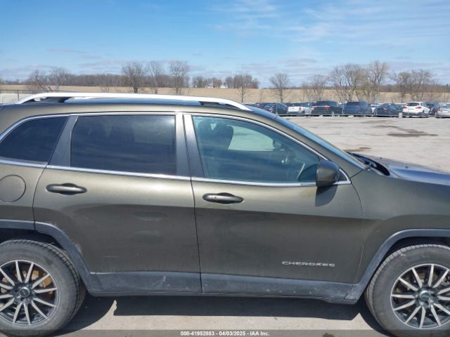 1C4PJMCS9FW588826 Jeep Cherokee Latitude