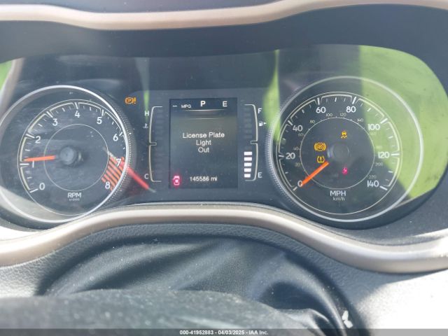 1C4PJMCS9FW588826 Jeep Cherokee Latitude