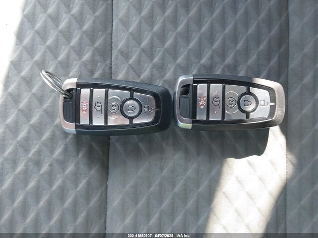 1FMCU9G69NUA87778 Ford ESCAPE SE