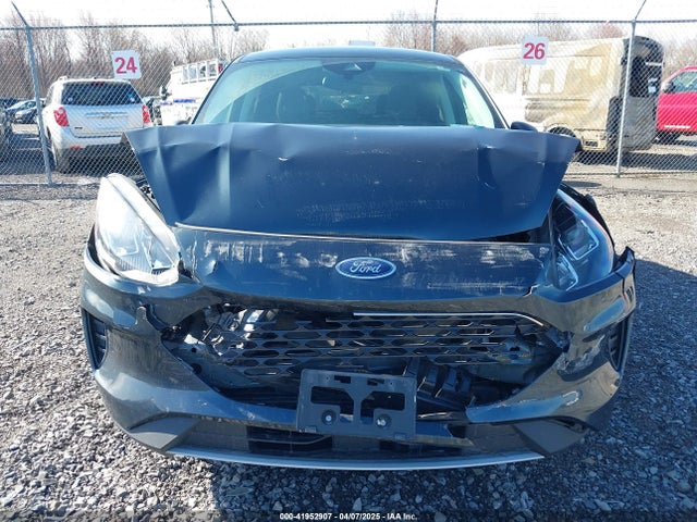 1FMCU9G69NUA87778 Ford ESCAPE SE