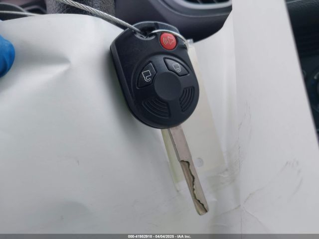 1FMCU9GX0EUD88206 Ford ESCAPE SE
