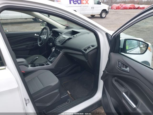 1FMCU9GX0EUD88206 Ford ESCAPE SE