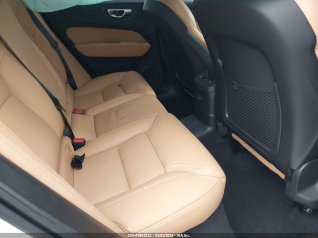 2025 VOLVO XC60 PLUG-IN HYBRID YV4H60RM8S1007974 Photo 7
