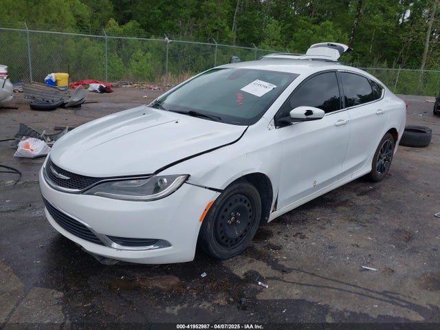 Chrysler 200 Limited 2016 1C3CCCAB9GN126395 Image 2