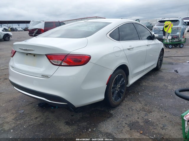 Chrysler 200 Limited 2016 1C3CCCAB9GN126395 Image 4