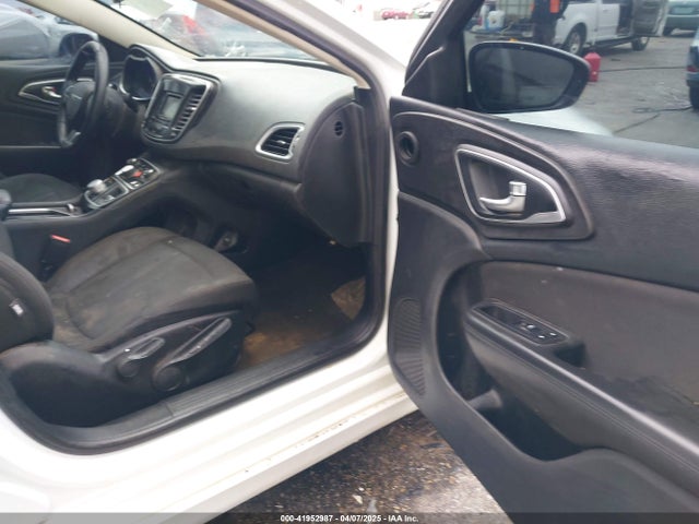 Chrysler 200 Limited 2016 1C3CCCAB9GN126395 Image 5