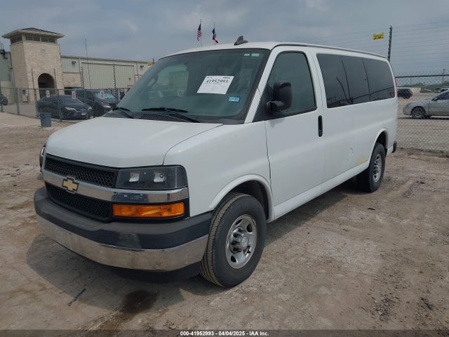 1GAZGMFP8J1230159 Chevrolet Express 3500 Lt